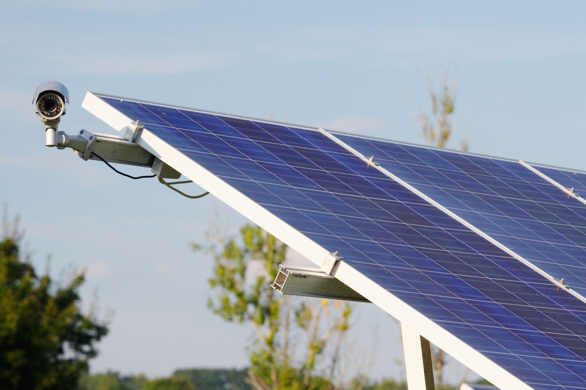 bclim_panneaux_solaires_surveillance